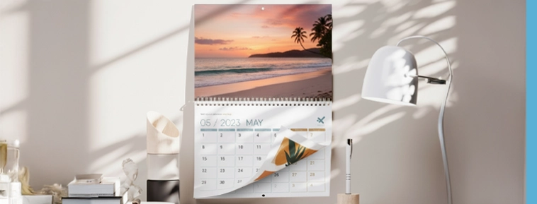 Väggkalendrar med spiral i mitten